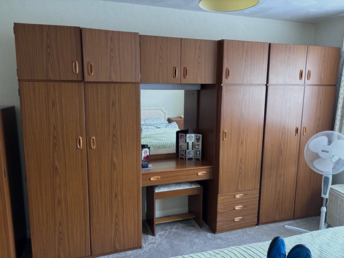 Schreiber bedroom set - bedroom,